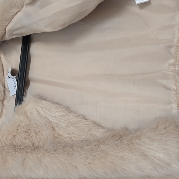Fashion Nova Faux Fur Cropped Jacket - Beige/Cream - Picture 10 of 10